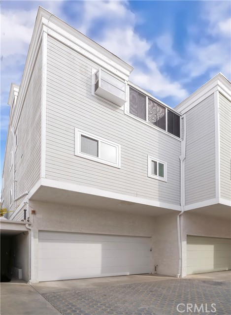 320 Catalina Avenue, Redondo Beach, California 90277, 2 Bedrooms Bedrooms, ,3 BathroomsBathrooms,Residential,Sold,Catalina,PV22020552