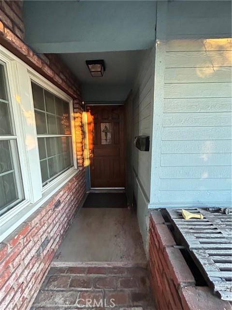 Detail Gallery Image 2 of 9 For 3801 E Spring St, Orange,  CA 92869 - 5 Beds | 2/1 Baths