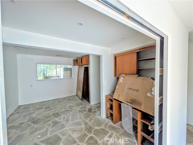 485 State Hwy 173, Lake Arrowhead CA: https://media.crmls.org/medias/5666be6a-5ac6-47fb-9546-c6069107543a.jpg