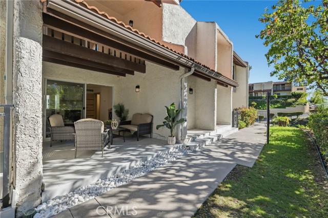 Detail Gallery Image 15 of 42 For 9502 via Salerno, Burbank,  CA 91504 - 2 Beds | 3 Baths