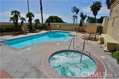 Detail Gallery Image 7 of 10 For 4167 Warner Ave #202,  Huntington Beach,  CA 92649 - 2 Beds | 2 Baths