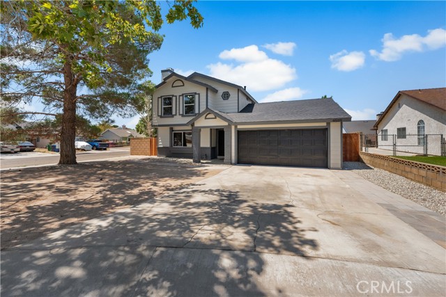 45119 Watford Avenue, Lancaster CA: https://media.crmls.org/medias/5667387d-f72f-48dd-b617-6b6986bdf571.jpg