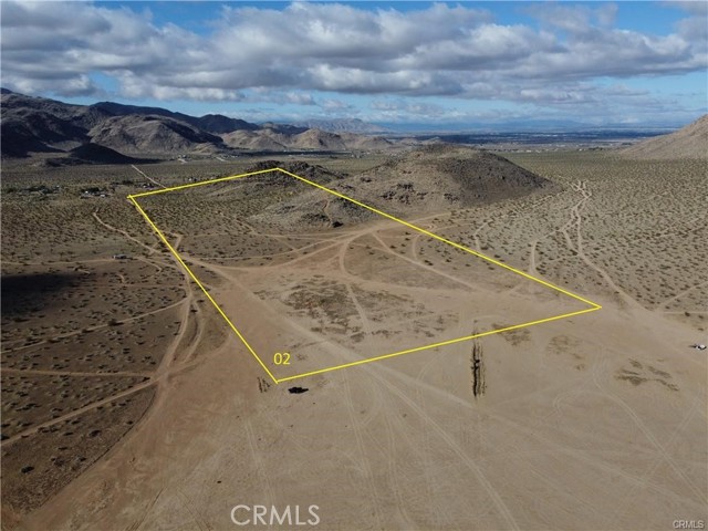 Detail Gallery Image 3 of 11 For 2 Fairview Valley Rd, Apple Valley,  CA 92307 - – Beds | – Baths