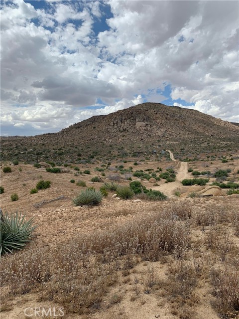 Detail Gallery Image 3 of 4 For 53102 Geronimo Trl, Pioneertown,  CA 92268 - – Beds | – Baths