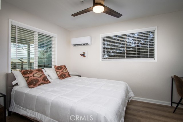 4574 Avenida Del Sol, Joshua Tree CA: https://media.crmls.org/medias/5667e982-83fa-4997-83a7-6c98e702a861.jpg