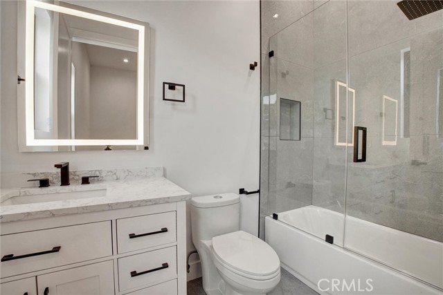 Detail Gallery Image 38 of 74 For 14136 Emelita St, Sherman Oaks,  CA 91401 - 4 Beds | 4/1 Baths