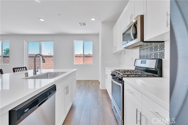 Detail Gallery Image 16 of 48 For 14707 Gulfstream Ln, Moreno Valley,  CA 92553 - 5 Beds | 2/1 Baths