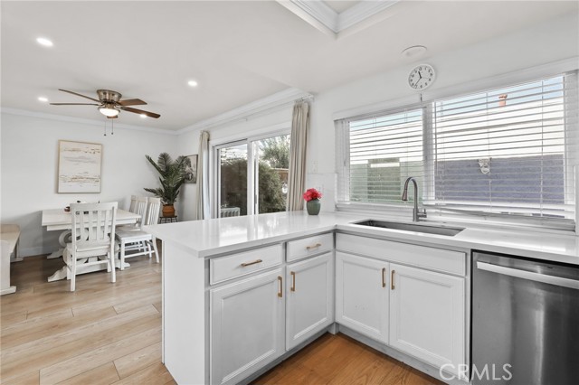 Detail Gallery Image 24 of 48 For 10 Goldenbush, Irvine,  CA 92604 - 3 Beds | 2/1 Baths