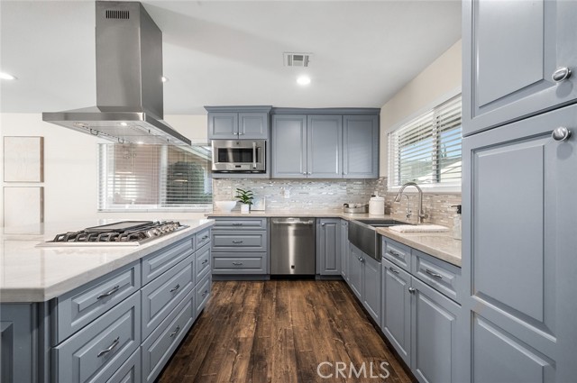 Detail Gallery Image 10 of 35 For 240 Bedford Way, Upland,  CA 91786 - 4 Beds | 2 Baths