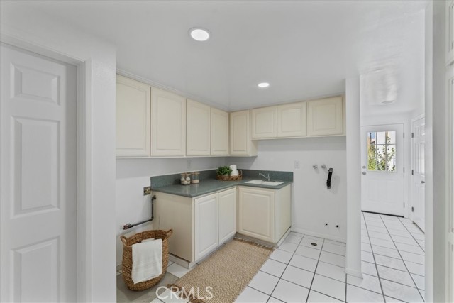 6451 E Shire Way, Long Beach CA: https://media.crmls.org/medias/5668abde-81ec-46dc-8c7b-b2108deb4bd1.jpg