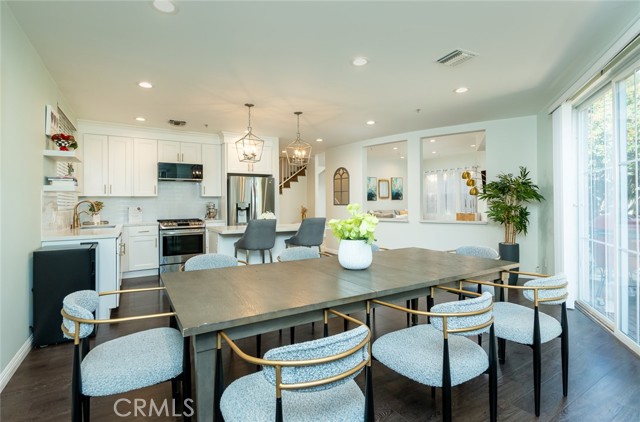 Detail Gallery Image 7 of 43 For 3960 Pennsylvania Ave #107,  La Crescenta,  CA 91214 - 3 Beds | 2/1 Baths