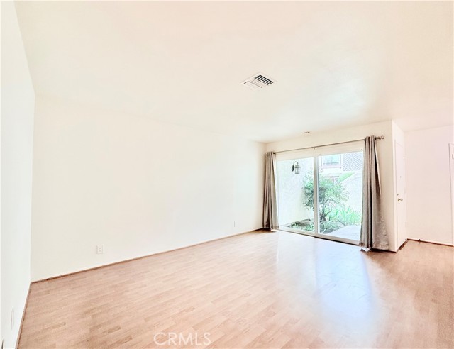 914 Fairview Avenue, Arcadia CA: https://media.crmls.org/medias/5669dbce-4ccb-4a67-8d6f-56847b47a74a.jpg