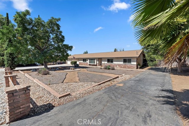 11835 Hubbard Street, Moreno Valley CA: https://media.crmls.org/medias/566a30f6-c5eb-4a2c-8121-c0cd80c0c69c.jpg