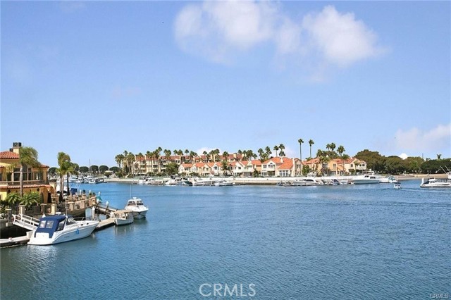 16960 Algonquin Street, Huntington Beach CA: https://media.crmls.org/medias/566b3a90-87d9-49f3-863d-c8c647c6b2f1.jpg