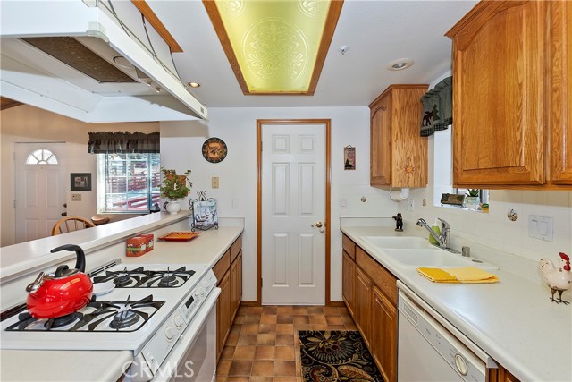 Detail Gallery Image 14 of 44 For 1048 Brookside, Fawnskin,  CA 92333 - 4 Beds | 2/1 Baths