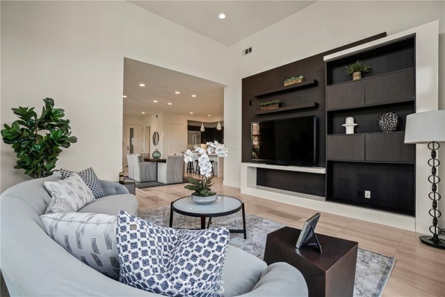 Detail Gallery Image 14 of 40 For 12695 Sandhill Ln #3,  Playa Vista,  CA 90094 - 3 Beds | 2/1 Baths