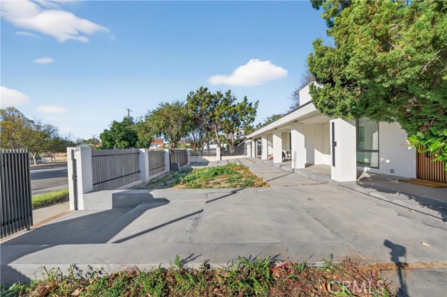 Detail Gallery Image 8 of 62 For 20431 Germain, Chatsworth,  CA 91311 - 5 Beds | 3/1 Baths