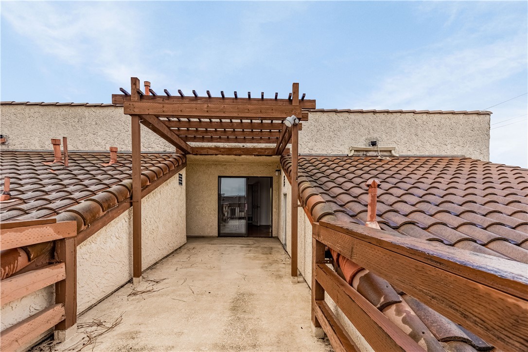 Detail Gallery Image 11 of 16 For 7735 Newman Ave #301,  Huntington Beach,  CA 92647 - 3 Beds | 2 Baths