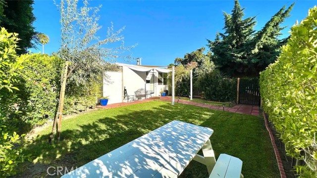 7950 Capistrano Avenue, West Hills CA: https://media.crmls.org/medias/566c0786-c998-48a6-ae12-ec54360ca132.jpg