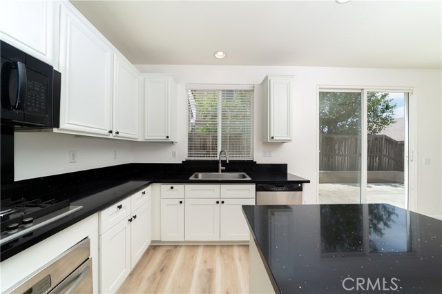 Detail Gallery Image 7 of 25 For 8063 Cambria Cir, Stanton,  CA 90680 - 3 Beds | 2/1 Baths