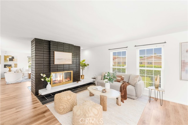 448 E Sandra Avenue, Arcadia CA: https://media.crmls.org/medias/566c7b88-87b0-4f84-92b3-38f787dc0274.jpg