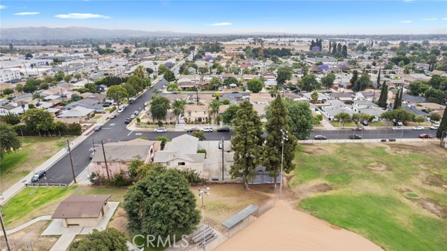1109 S Spruce Street, Montebello CA: https://media.crmls.org/medias/566c8093-79c2-4c29-a72c-2ebdaf6e5f4a.jpg