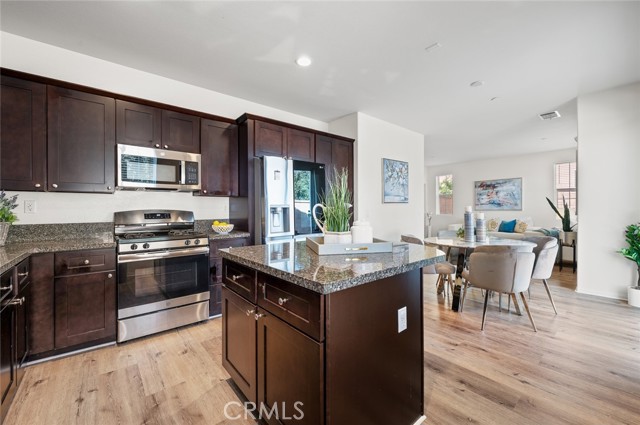 Detail Gallery Image 17 of 47 For 1406 Girona Drive, Phillips Ranch,  CA 91766 - 4 Beds | 3 Baths