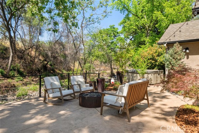 11 Sycamore Valley Road, Chico CA: https://media.crmls.org/medias/566e9f5d-973c-4f92-9093-99f5a3aba6af.jpg