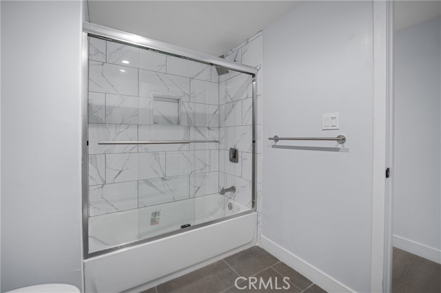 3301 Obama Boulevard, Los Angeles CA: https://media.crmls.org/medias/566f36ef-c463-4a0d-8190-df55105e3b8a.jpg