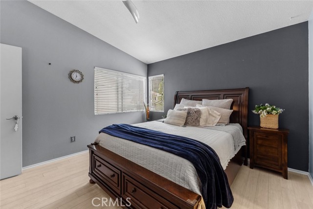 Detail Gallery Image 13 of 36 For 23612 Muir Trl #74,  Valencia,  CA 91354 - 2 Beds | 2/1 Baths
