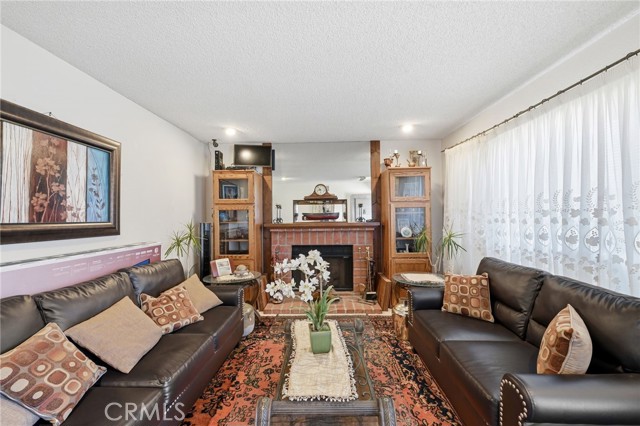 Detail Gallery Image 9 of 35 For 7857 Embry Point, San Diego,  CA 92126 - 5 Beds | 3 Baths