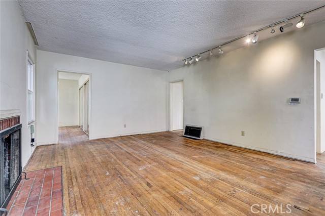 Detail Gallery Image 29 of 35 For 340 Avenue F, Redondo Beach,  CA 90277 - 3 Beds | 2 Baths