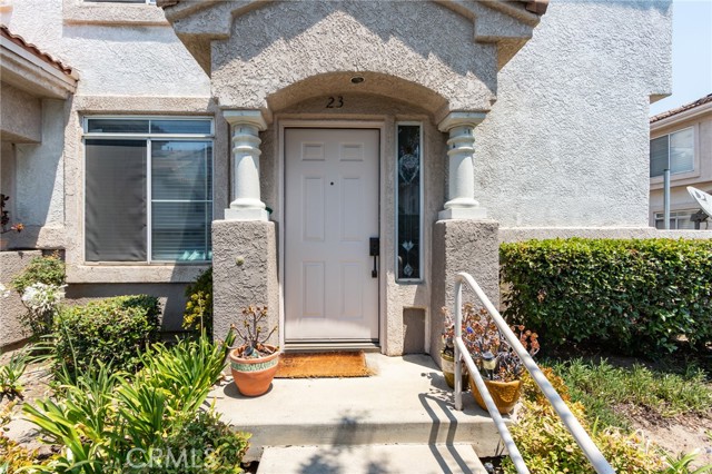 924 N Turner Avenue, Ontario CA: https://media.crmls.org/medias/567015b0-0d88-4b6e-bf58-959abc7f9345.jpg