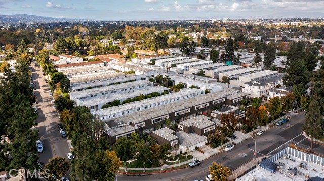 Detail Gallery Image 34 of 36 For 4221 W Sarah St #24,  Burbank,  CA 91505 - 2 Beds | 2/1 Baths