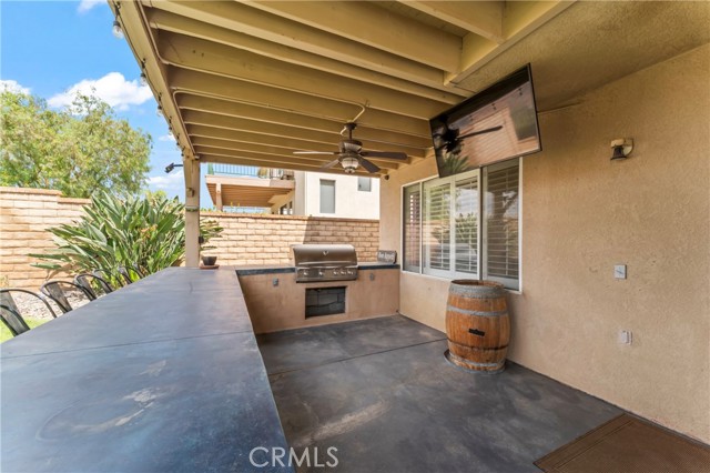 22939 Raintree Lane, Saugus CA: https://media.crmls.org/medias/5670a708-3b8c-44e6-b380-809feca591a6.jpg