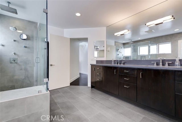 636 27th Street, Manhattan Beach, California 90266, 4 Bedrooms Bedrooms, ,3 BathroomsBathrooms,Residential,Sold,27th,SB21265016