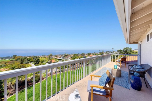 29127 Covecrest Drive, Rancho Palos Verdes CA: https://media.crmls.org/medias/56718d82-c5d8-4bb7-a61f-de8c0281434c.jpg