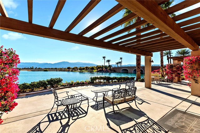42911 Dell Lago Court, Indio CA: https://media.crmls.org/medias/56719fe8-7b16-435f-a6b5-e25cbb6dc53f.jpg