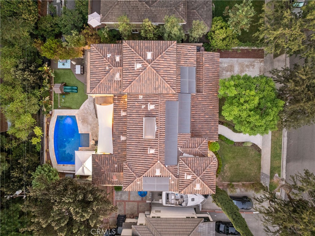 https://media.crmls.org/medias/5671bbce-d7e4-4e10-825c-2bcf173127ba.jpg?preset=X-Large