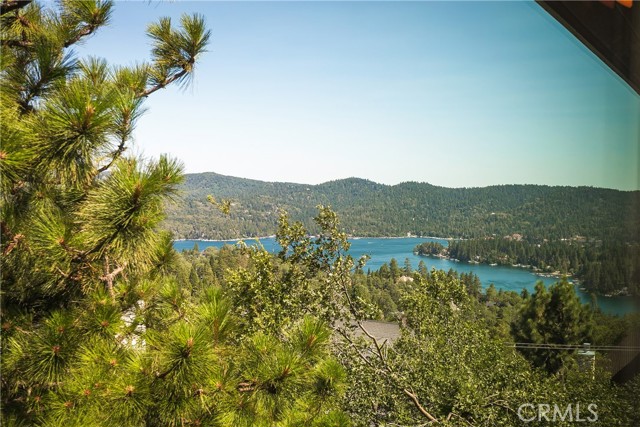 Detail Gallery Image 17 of 40 For 27692 Caribou Dr, Lake Arrowhead,  CA 92352 - 4 Beds | 2/1 Baths