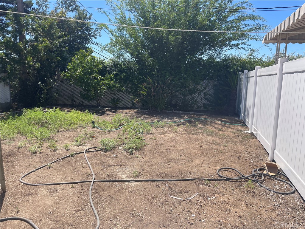 https://media.crmls.org/medias/5671cfea-5087-4887-b370-041b78e3d98d.jpg?preset=X-Large