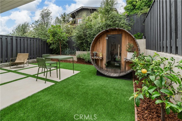 68 E F Street, Encinitas CA: https://media.crmls.org/medias/5672178f-7582-4c2a-8788-b0dfe70e668e.jpg