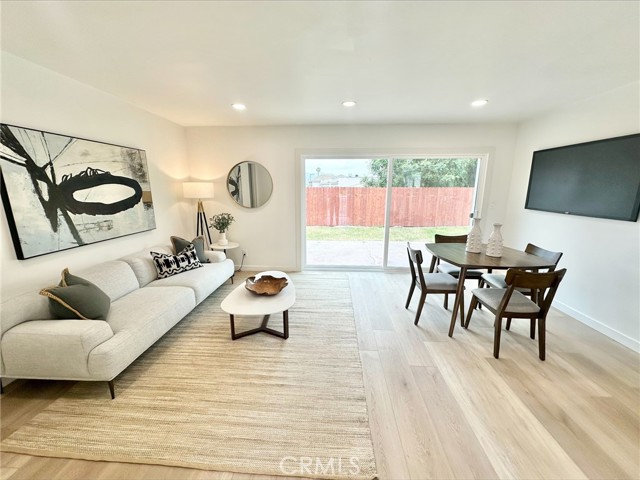 Detail Gallery Image 8 of 13 For 1608 Alviso, Simi Valley,  CA 93065 - 4 Beds | 1/1 Baths