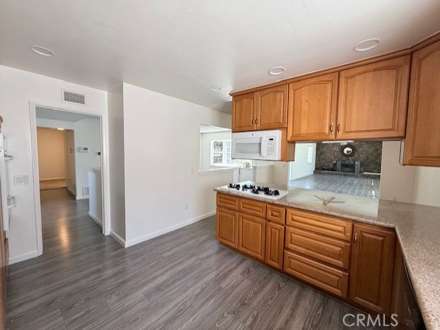 Detail Gallery Image 10 of 35 For 1095 Jadestone Ln, Corona,  CA 92882 - 4 Beds | 2 Baths
