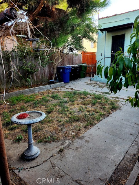 6812 South Van Ness photo 25