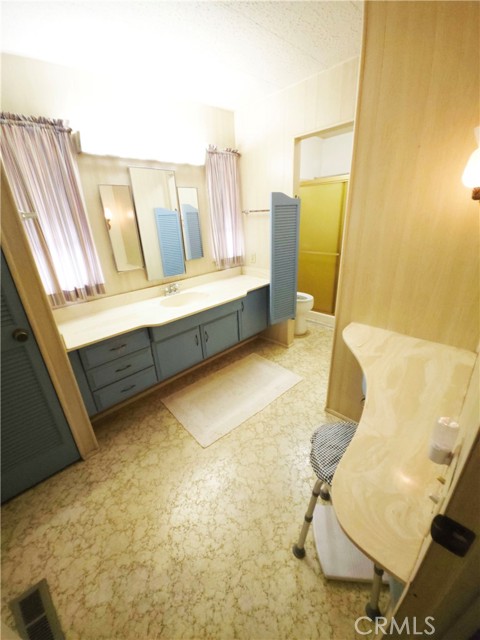 Detail Gallery Image 13 of 19 For 840 E Foothill Bld #147,  Azusa,  CA 91702 - 2 Beds | 2 Baths