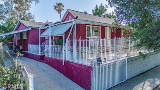 2718 E 7th Street, Los Angeles CA: https://media.crmls.org/medias/5674c189-ad0e-457f-8ce7-75cc2787d7da.jpg