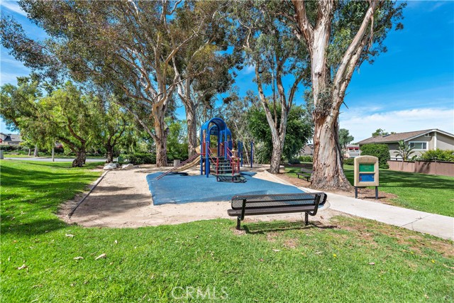 Detail Gallery Image 28 of 50 For 32163 Fall River Rd, Rancho Santa Margarita,  CA 92679 - 5 Beds | 3 Baths