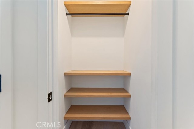 Detail Gallery Image 26 of 52 For 23755 Clarendon, Woodland Hills,  CA 91367 - 4 Beds | 3 Baths