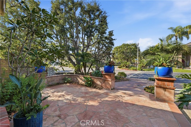 Detail Gallery Image 4 of 66 For 6771 Pimlico Cir, Huntington Beach,  CA 92648 - 4 Beds | 3/1 Baths